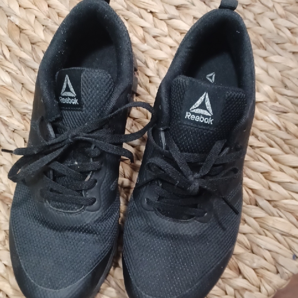 Reebok Women's Black and Gray Sneaker Size 7.5